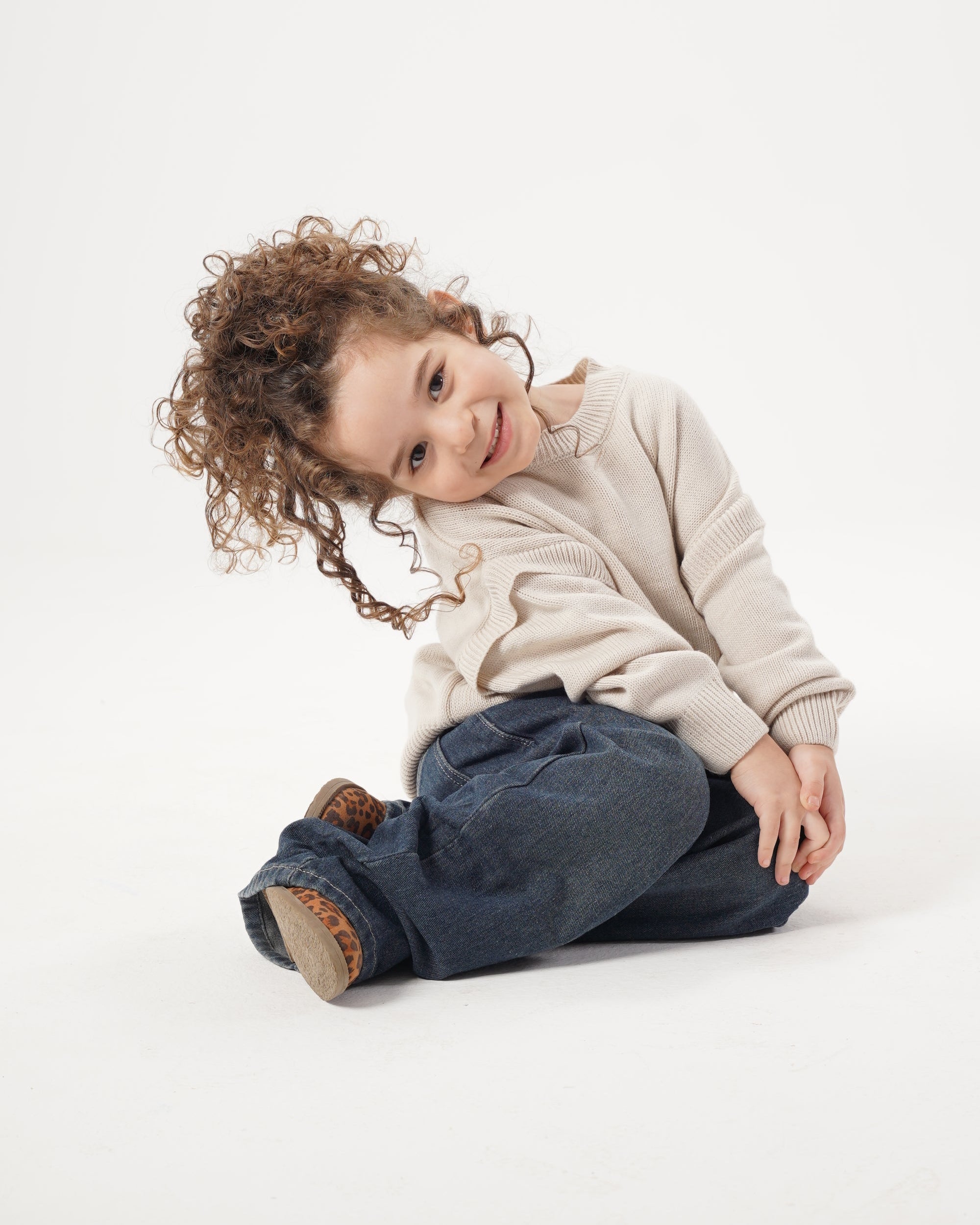 بلوفر بناتي مزين بفيونكات