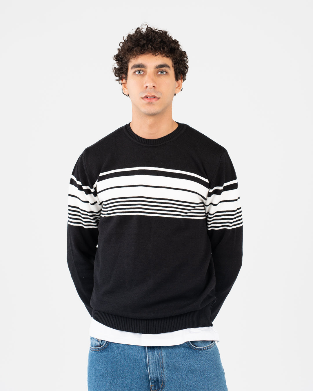 بلوفر رجالي برقبة دائرية