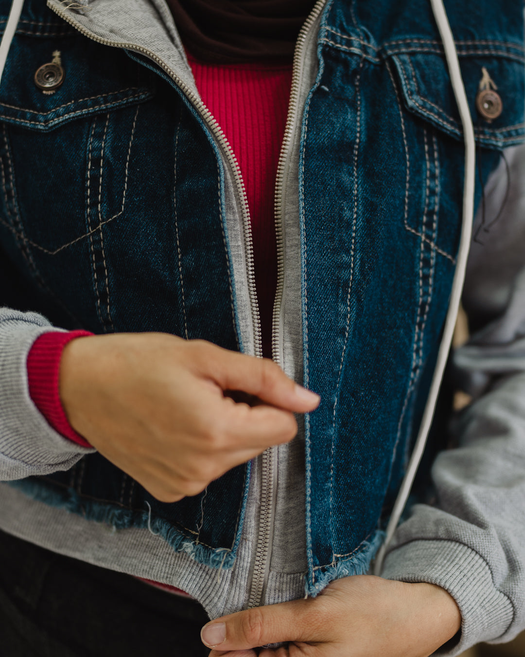 جاكيت جينز نسائي