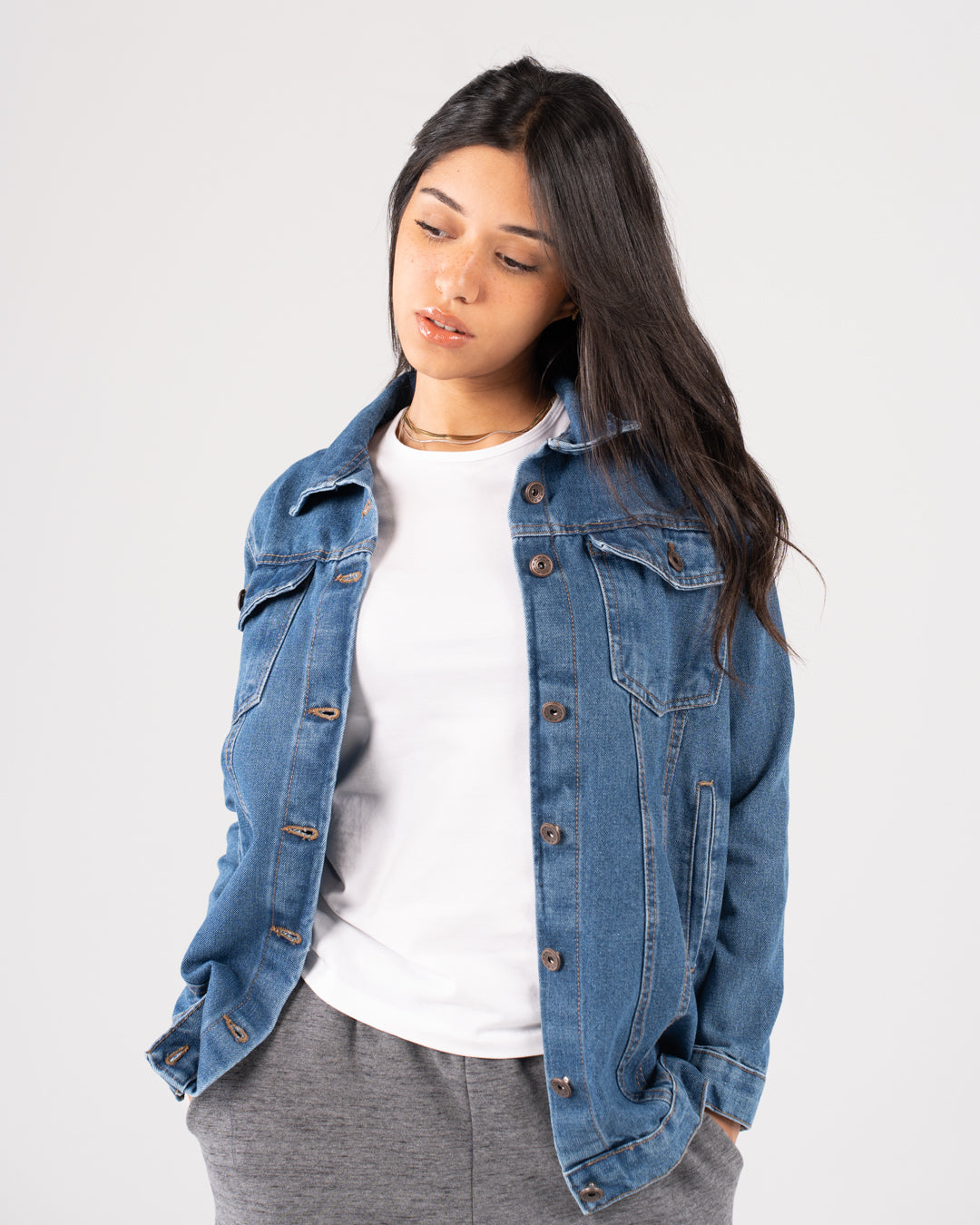 بلوزة نسائية سادة