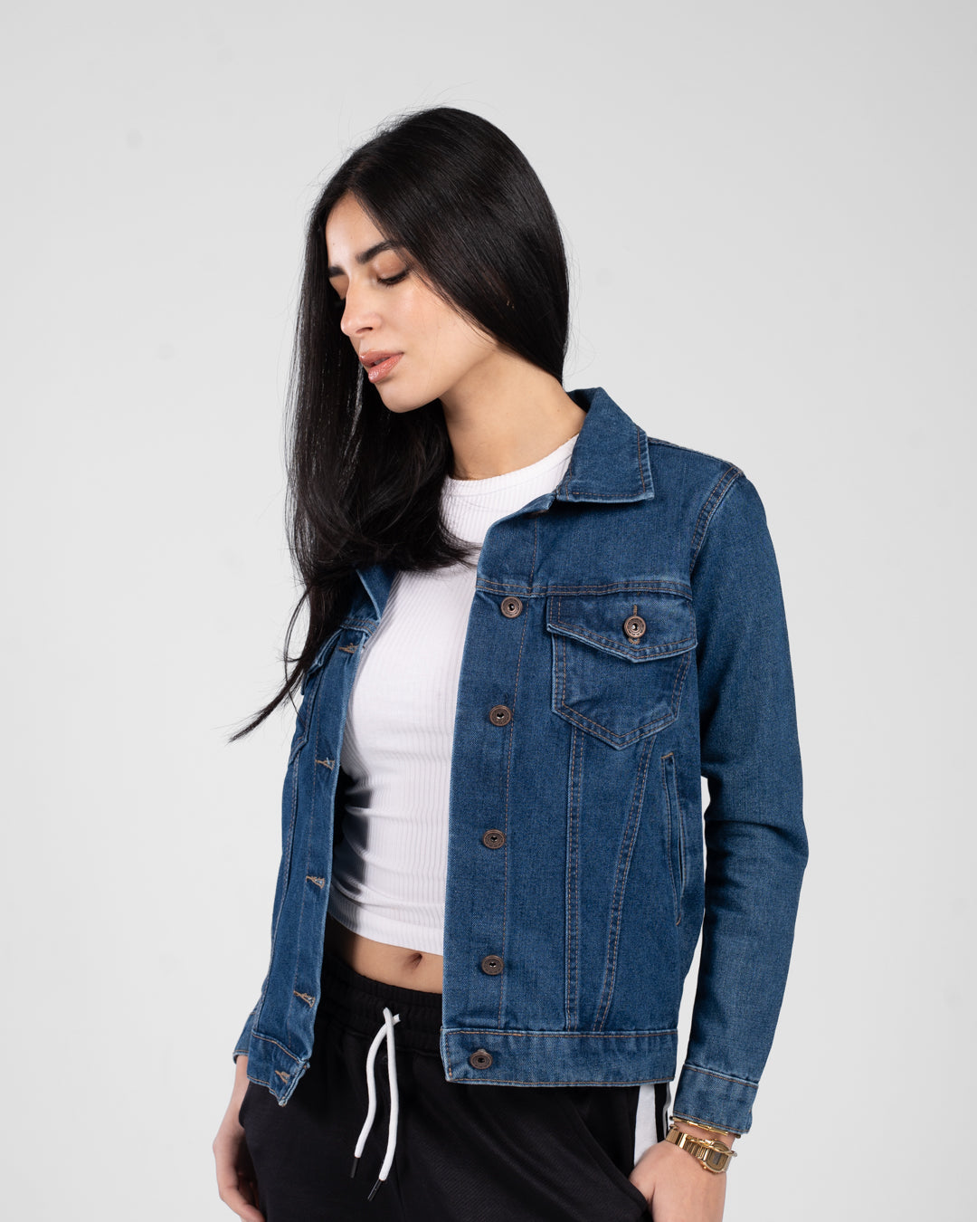 سترة جينز قصيرة