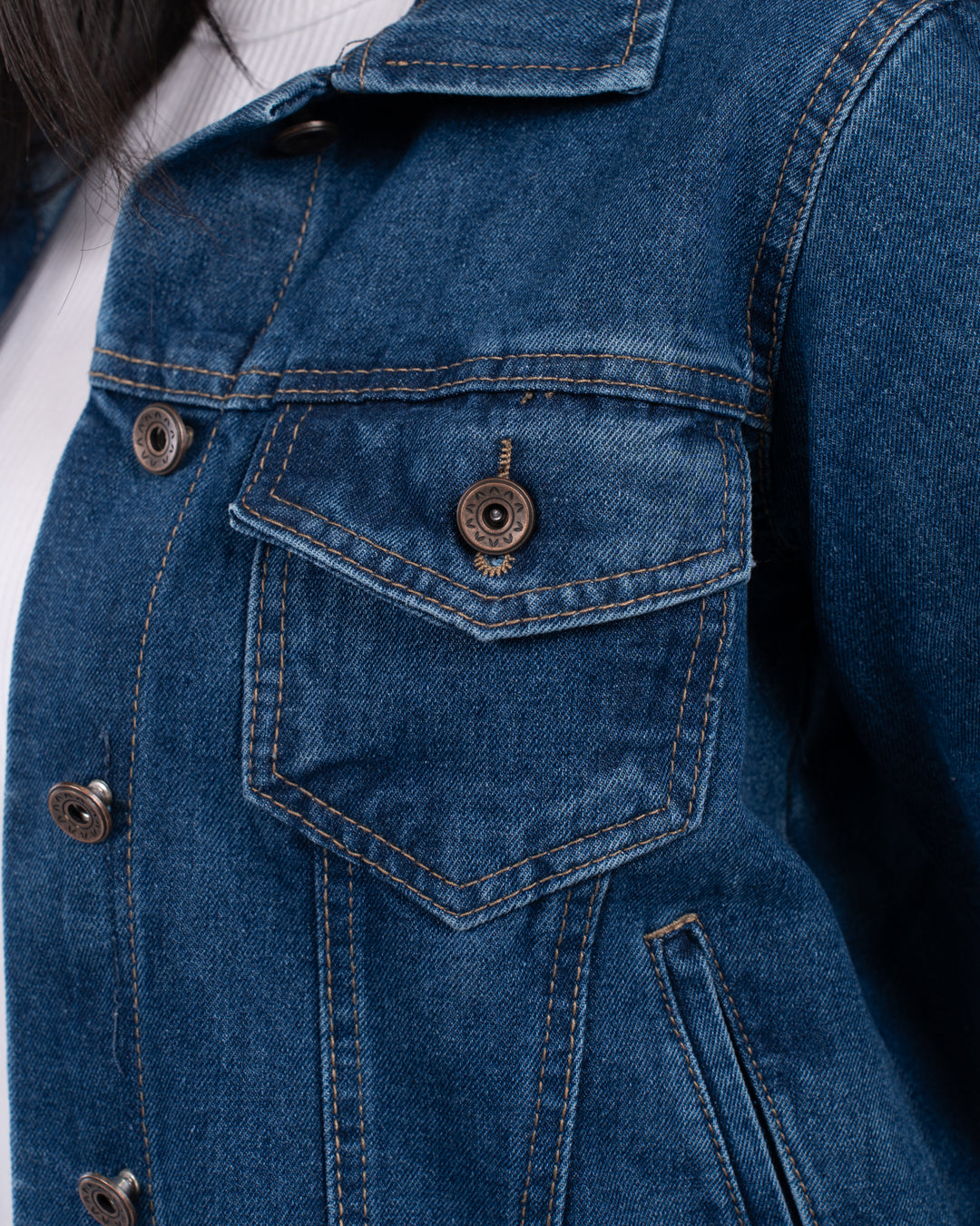 سترة جينز قصيرة