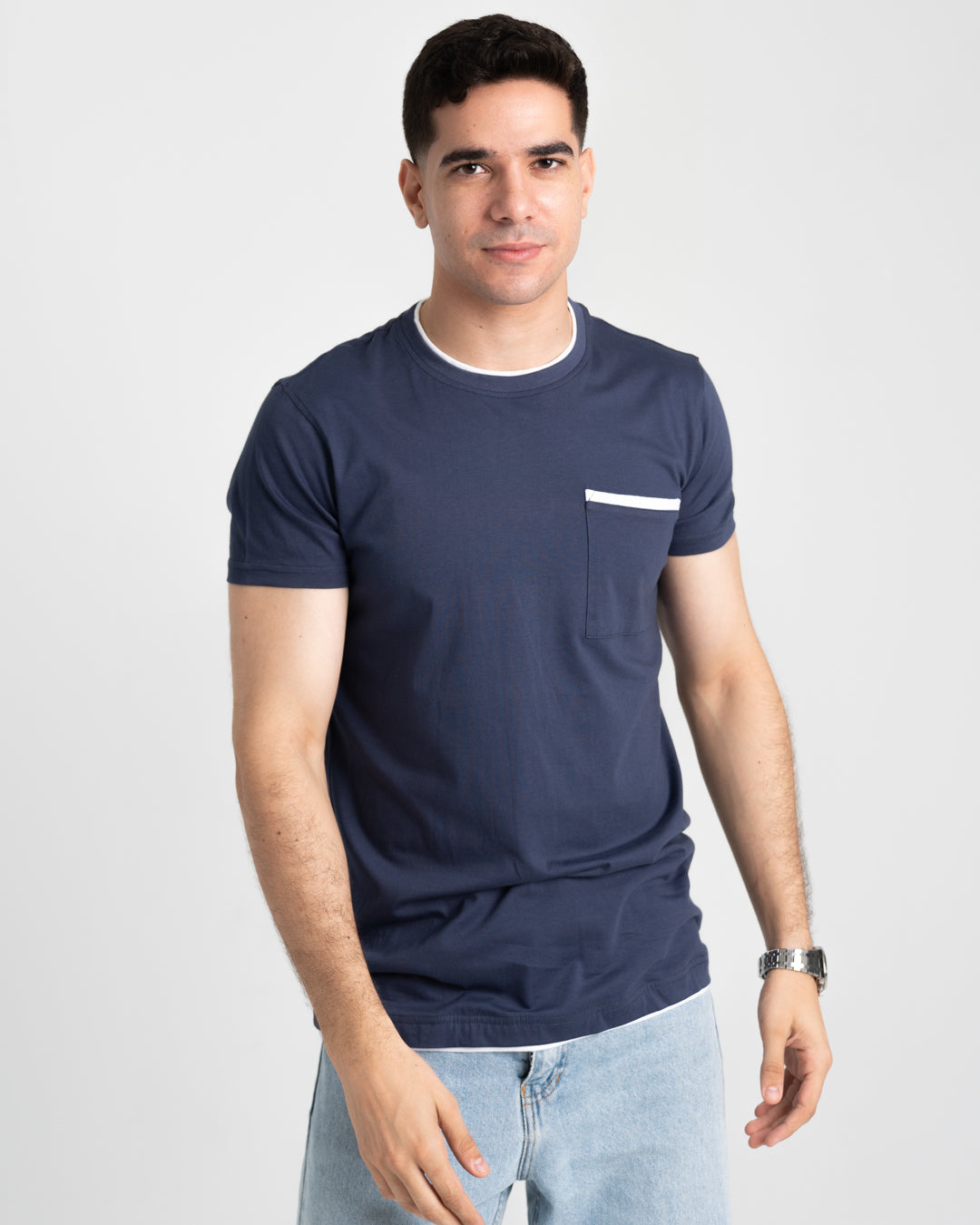 تي شيرت رجالي بأكمام قصيرة وجيب