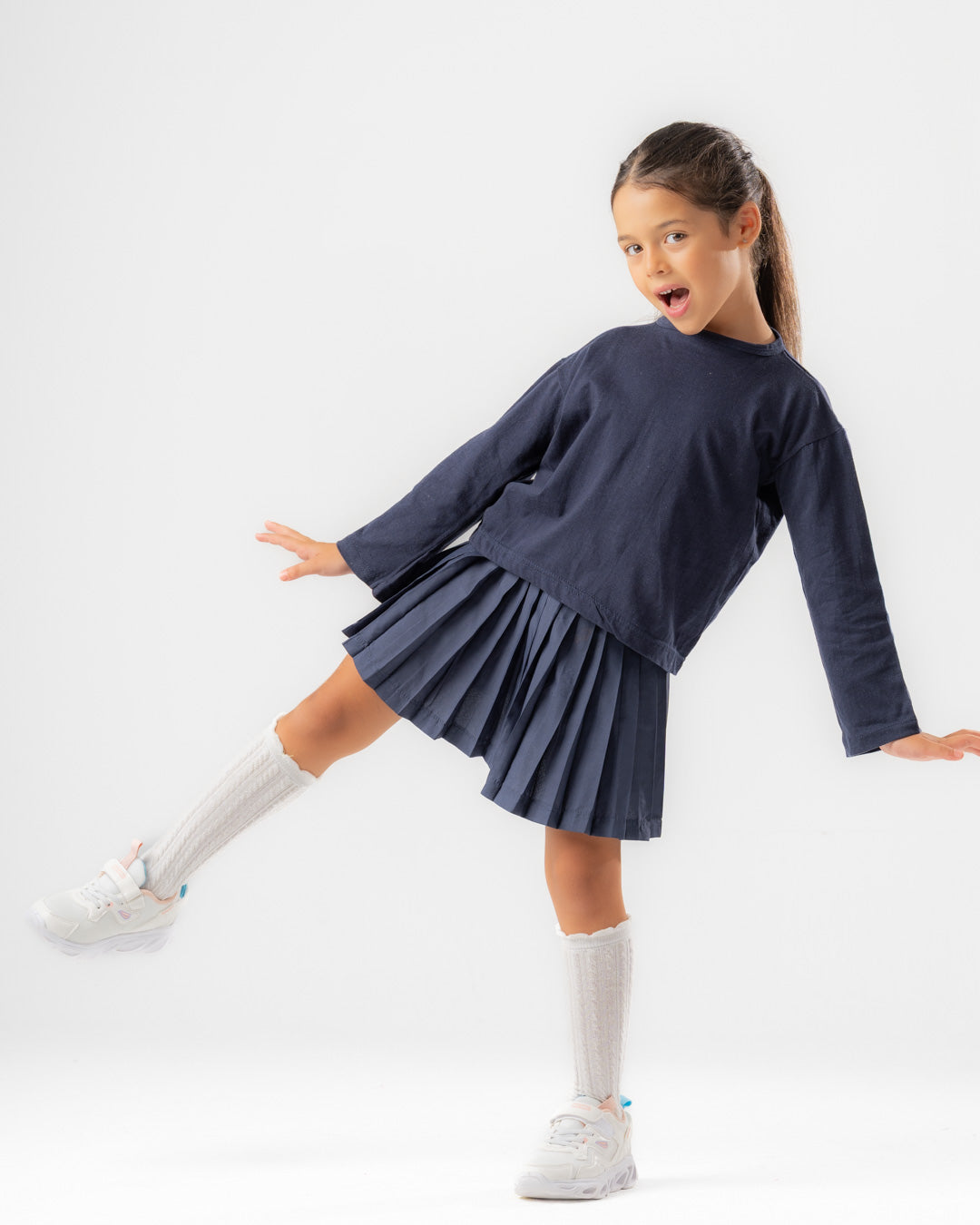 Girls long-sleeve roundneck t-shirt