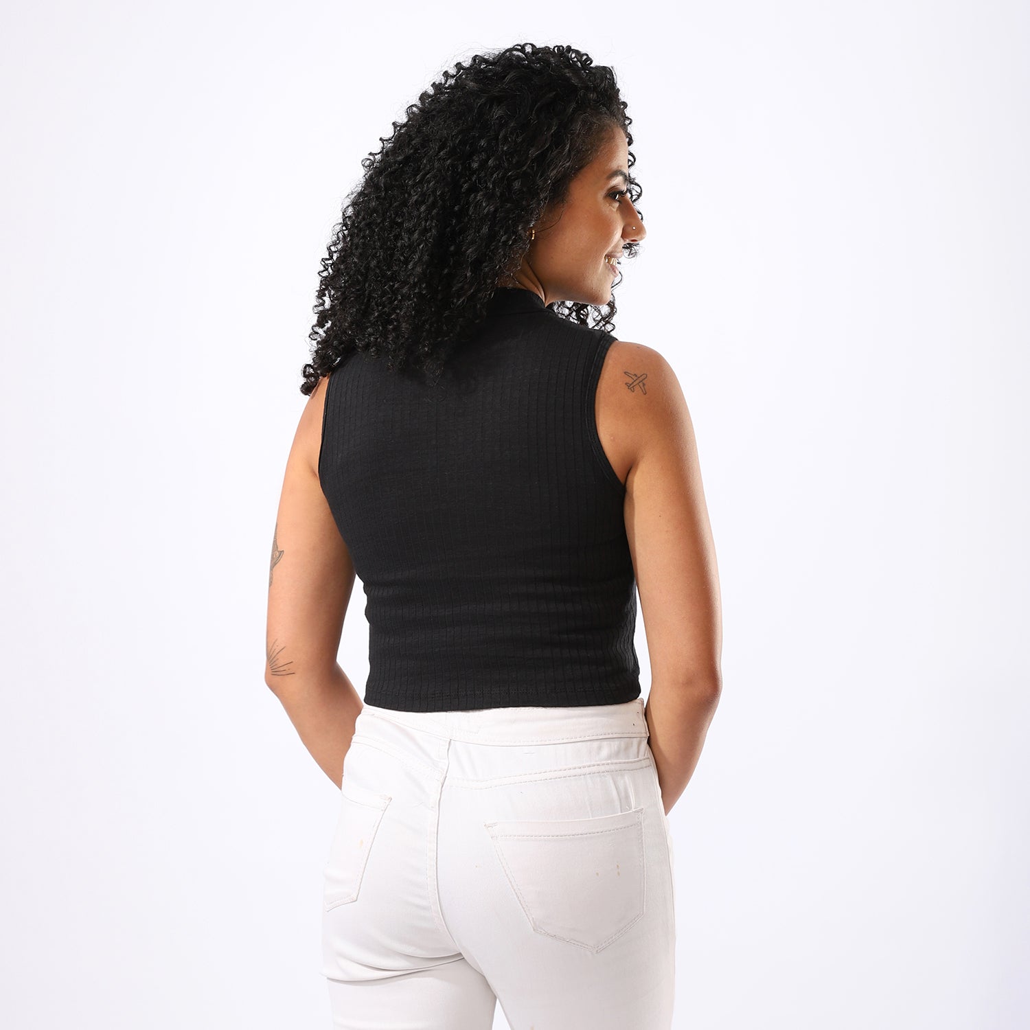 توب أساسية سادة