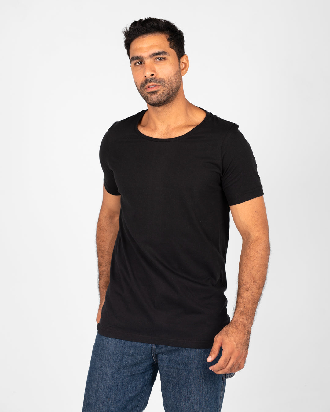 مجموعة من قطعتين من القمصان الداخلية للرجال