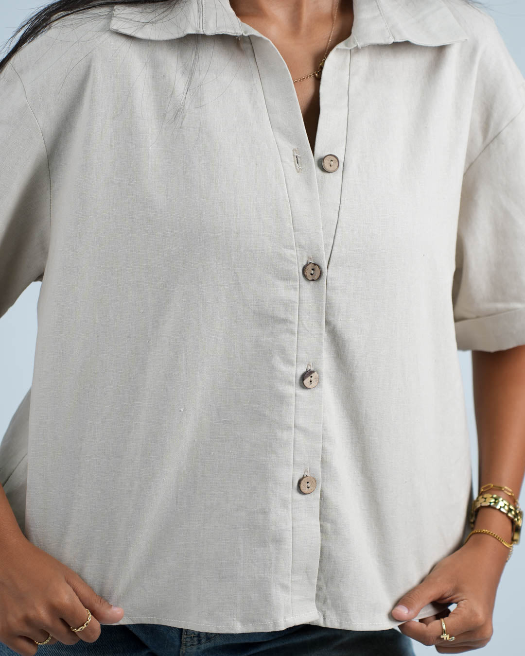 بلوزة نسائية سادة