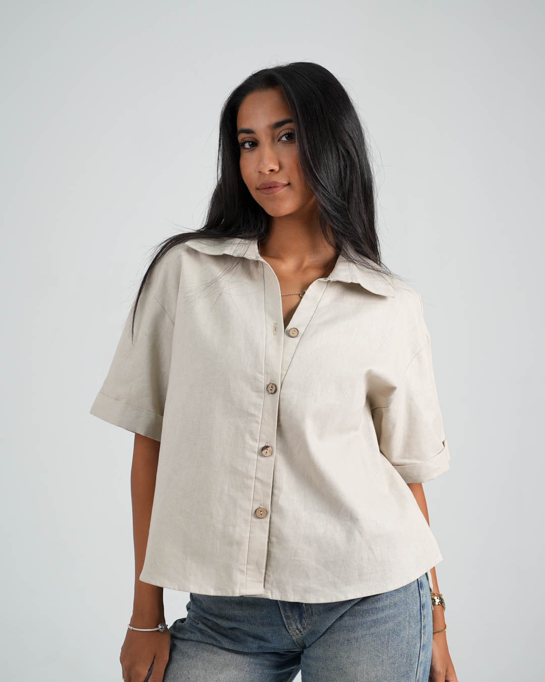 بلوزة نسائية سادة