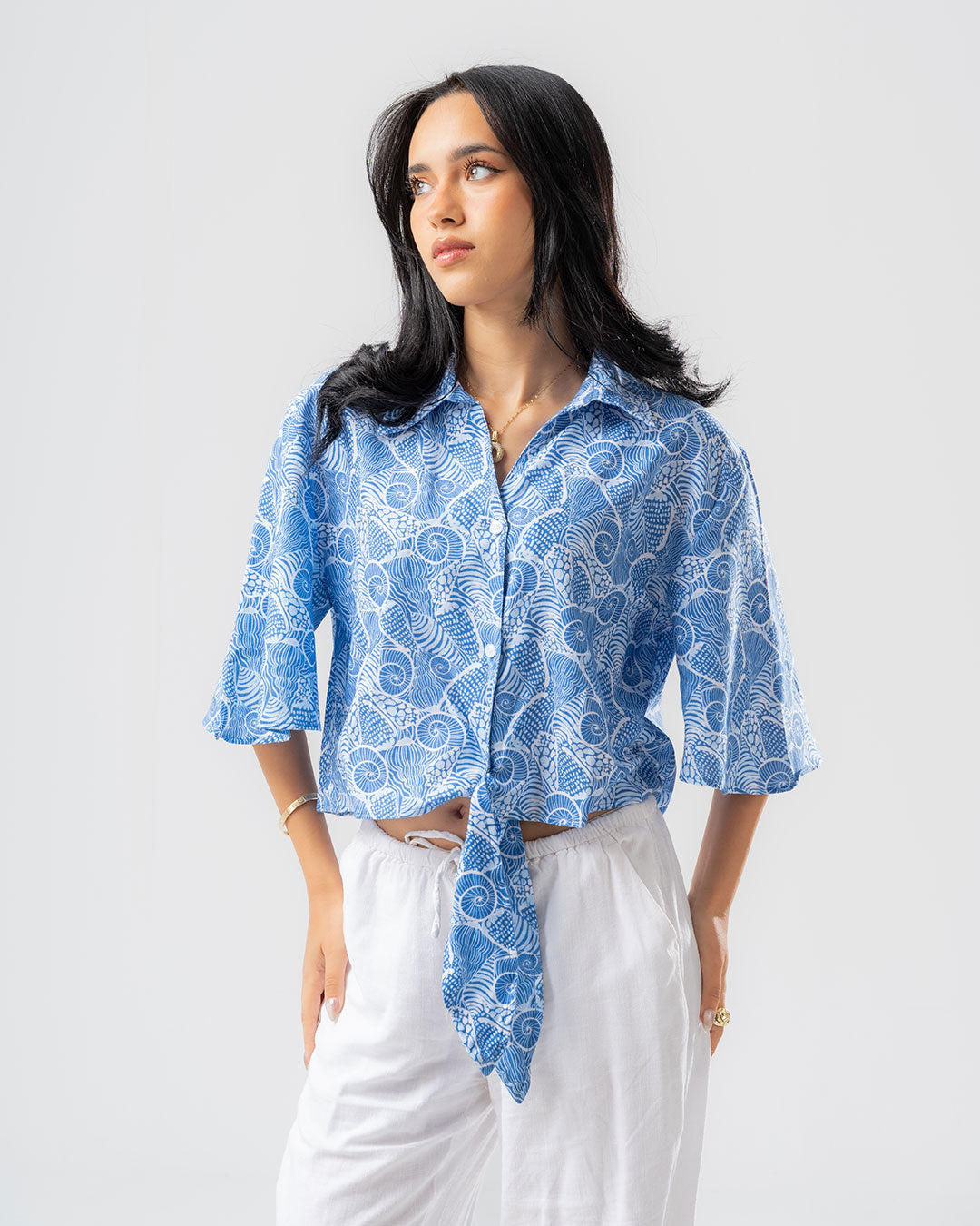 توب قصيرة مطبوعة للنساء