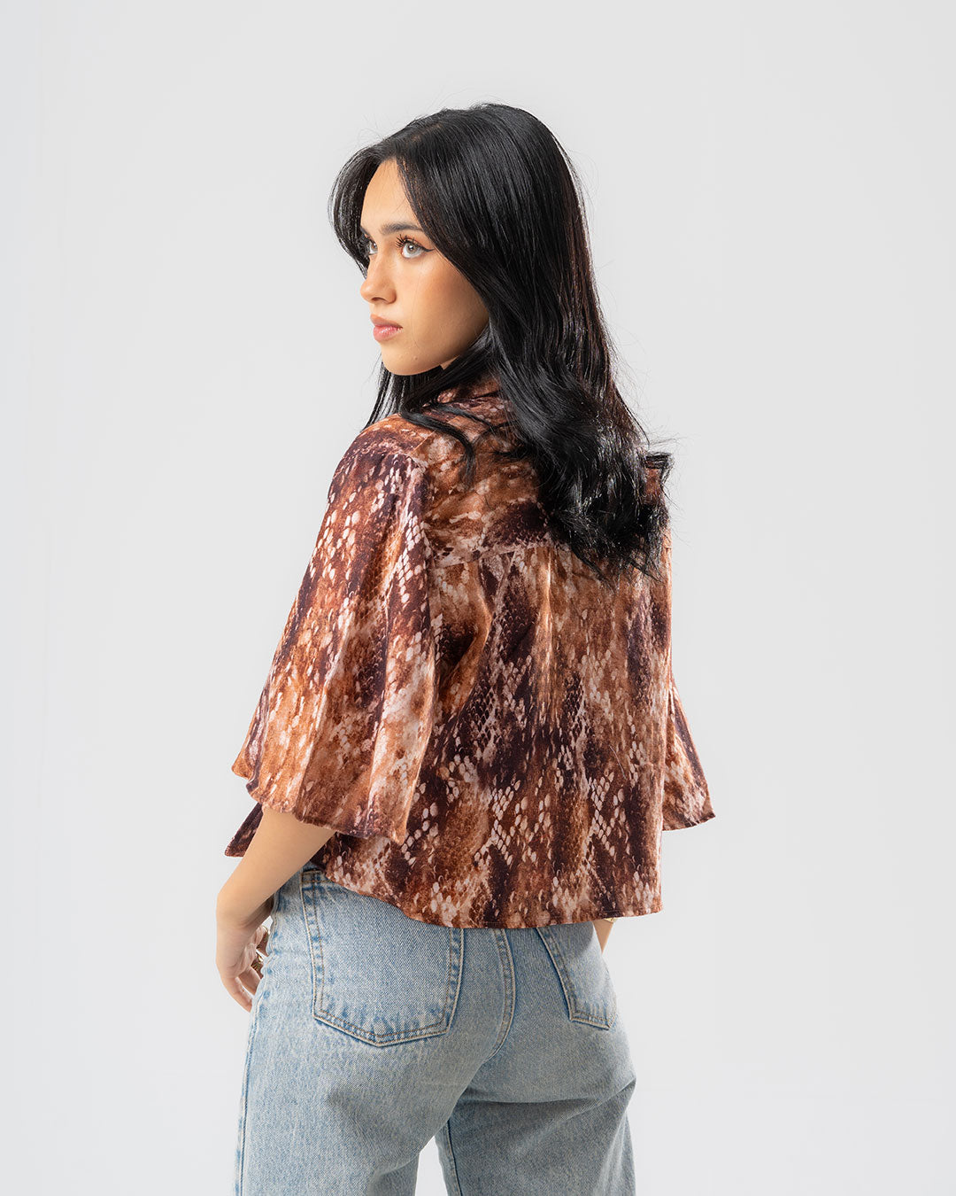 توب قصيرة مطبوعة للنساء