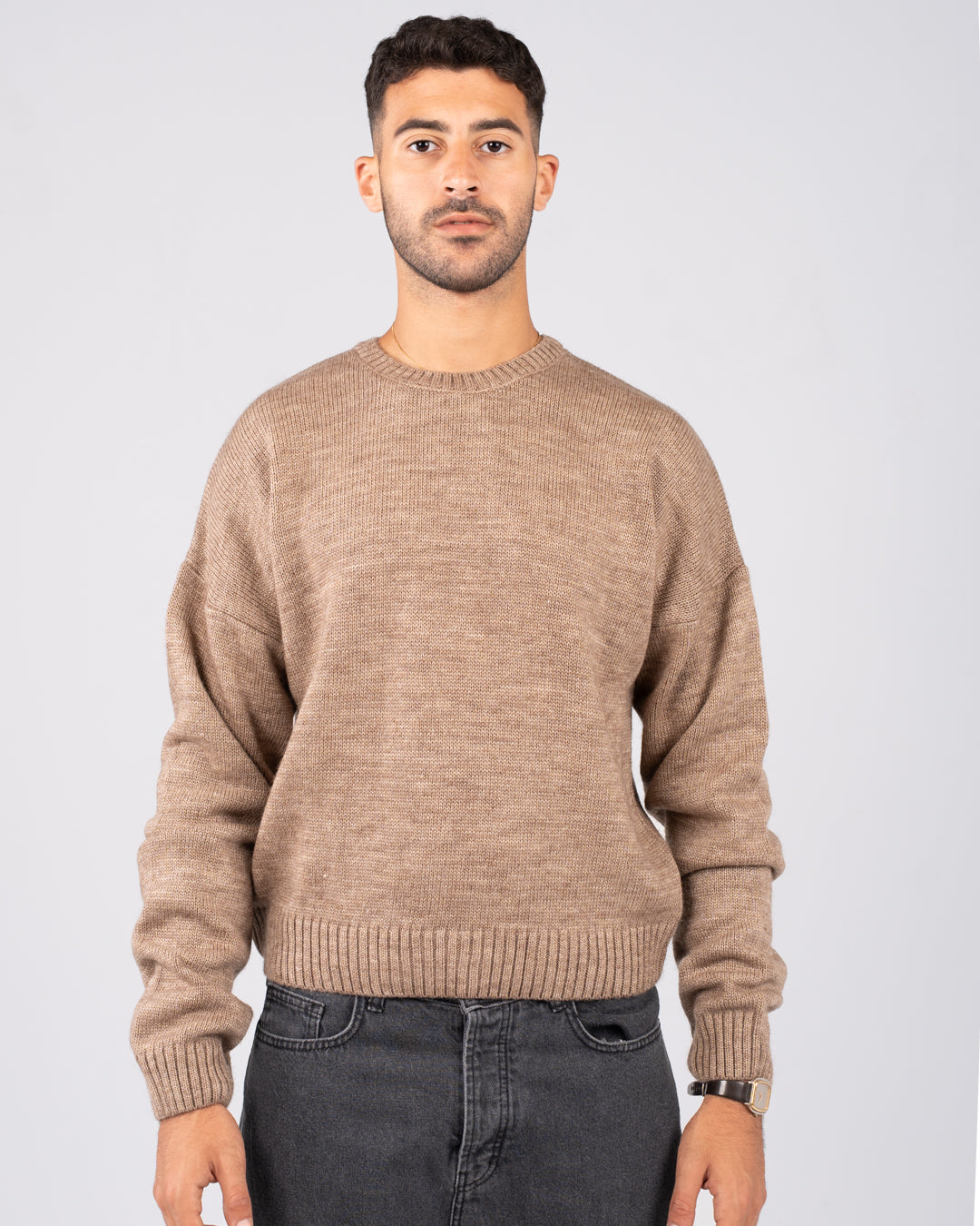 بلوفر رجالي برقبة دائرية