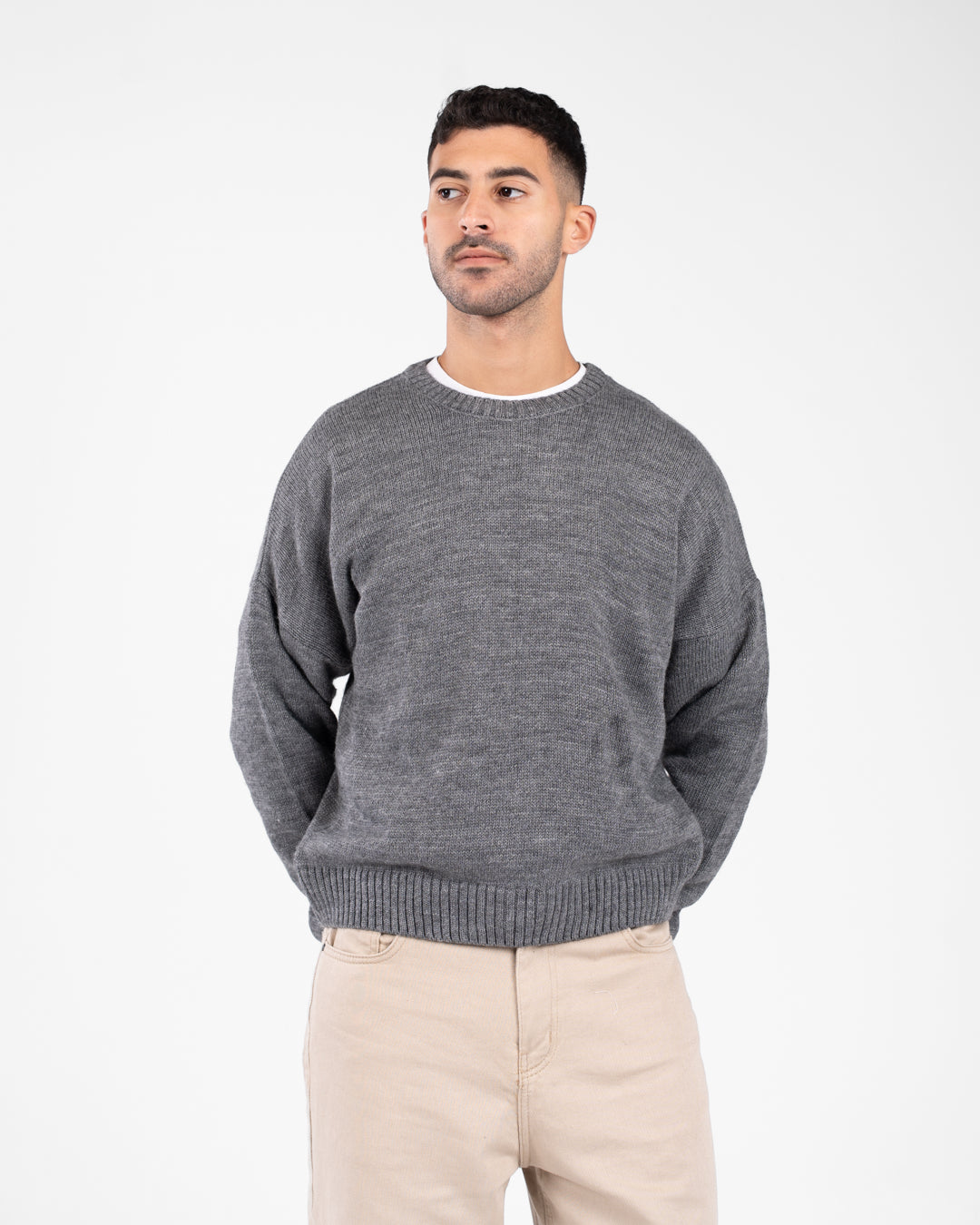 بلوفر رجالي برقبة دائرية