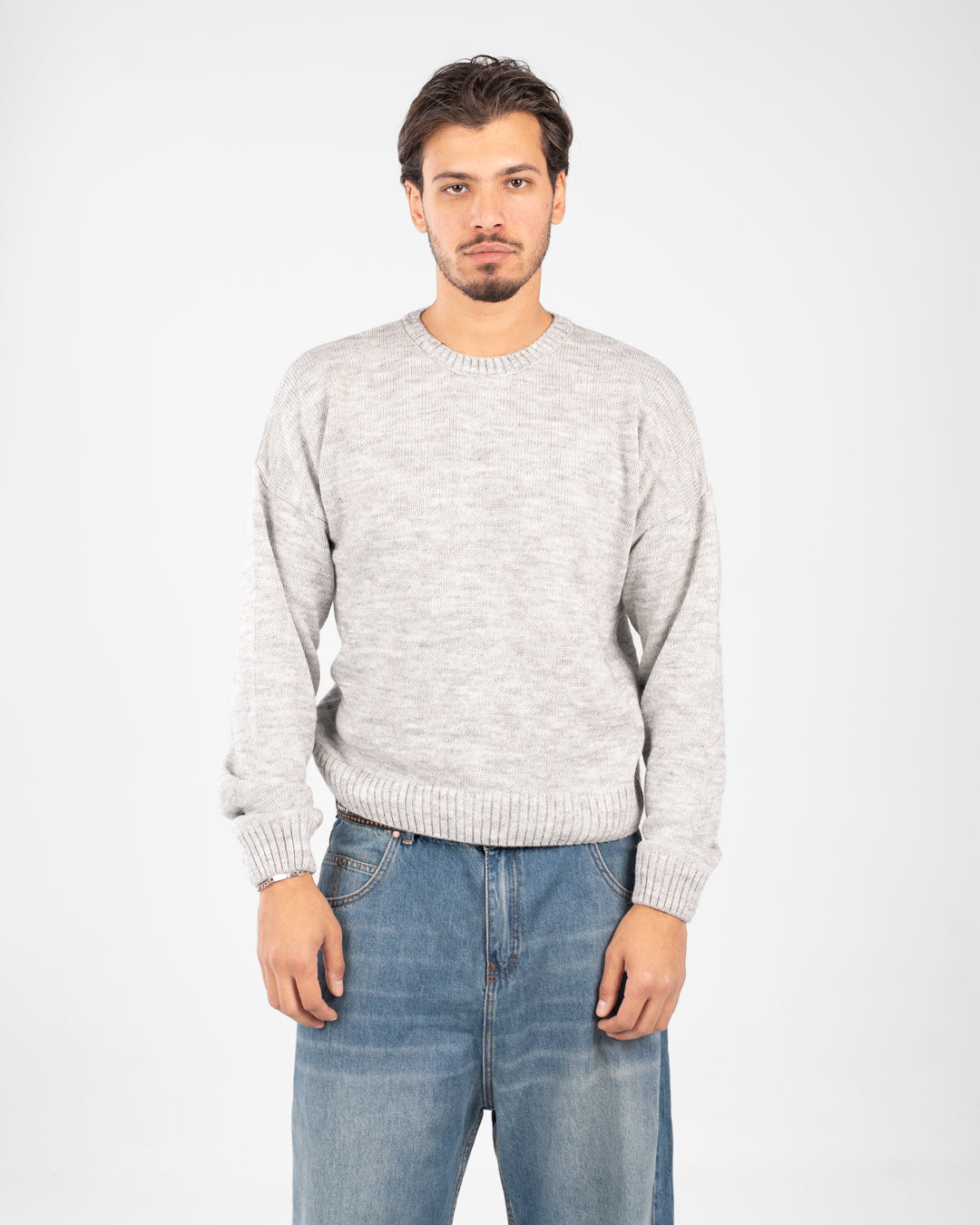 بلوفر رجالي برقبة دائرية