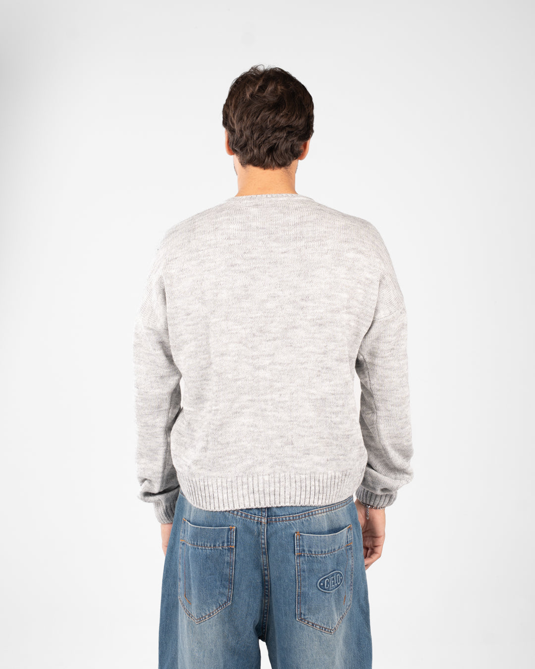 بلوفر رجالي برقبة دائرية