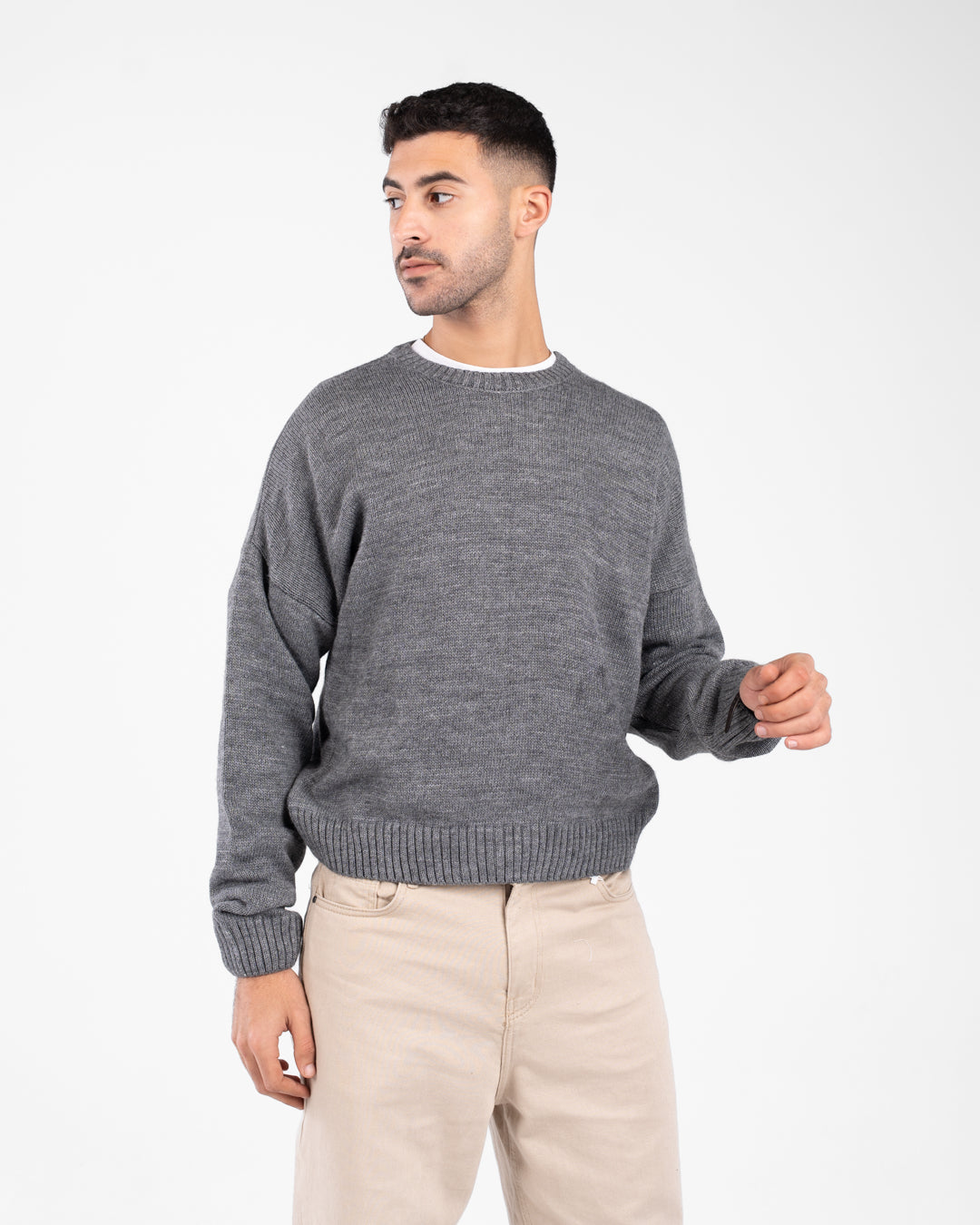 بلوفر رجالي برقبة دائرية