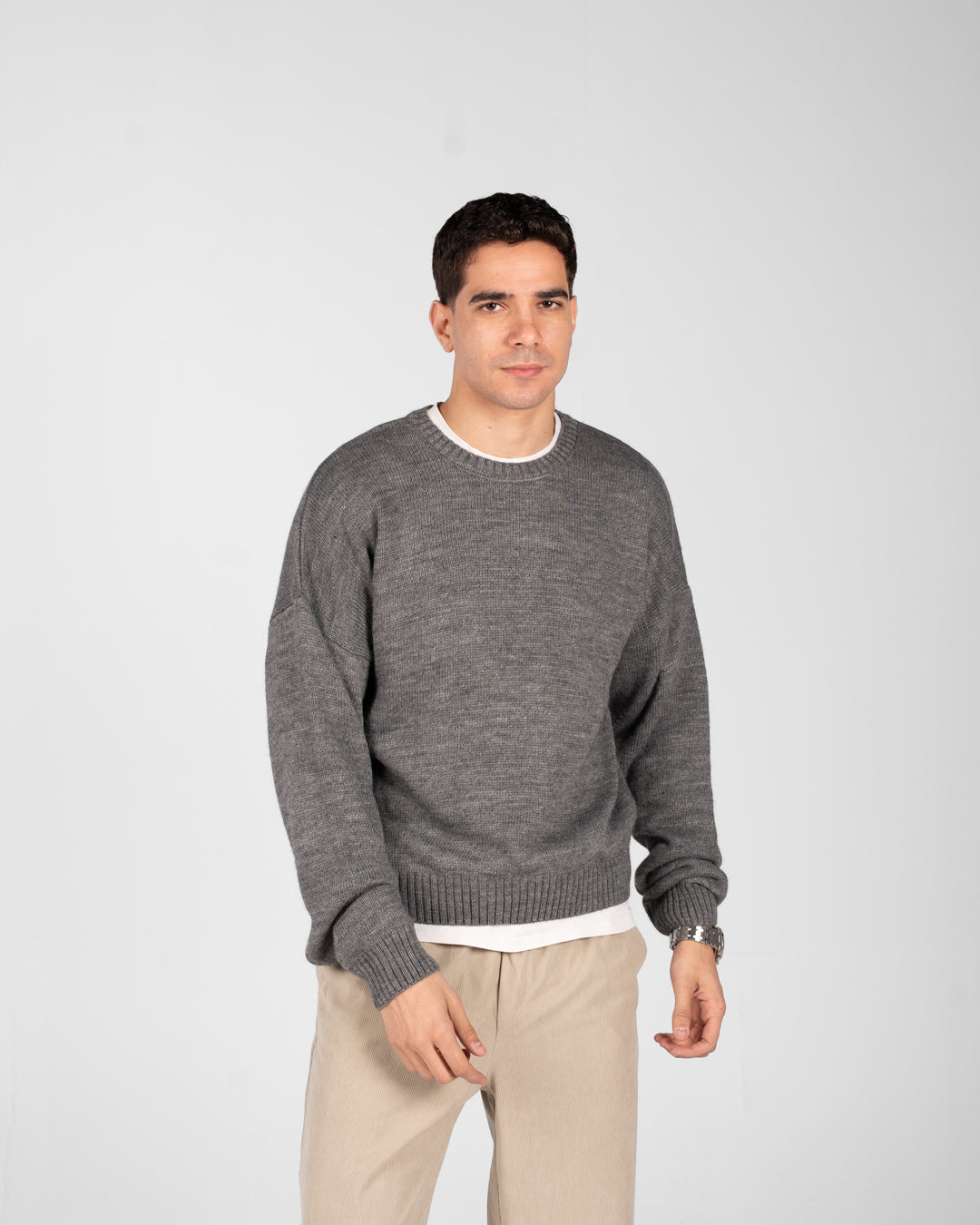 بلوفر رجالي برقبة دائرية