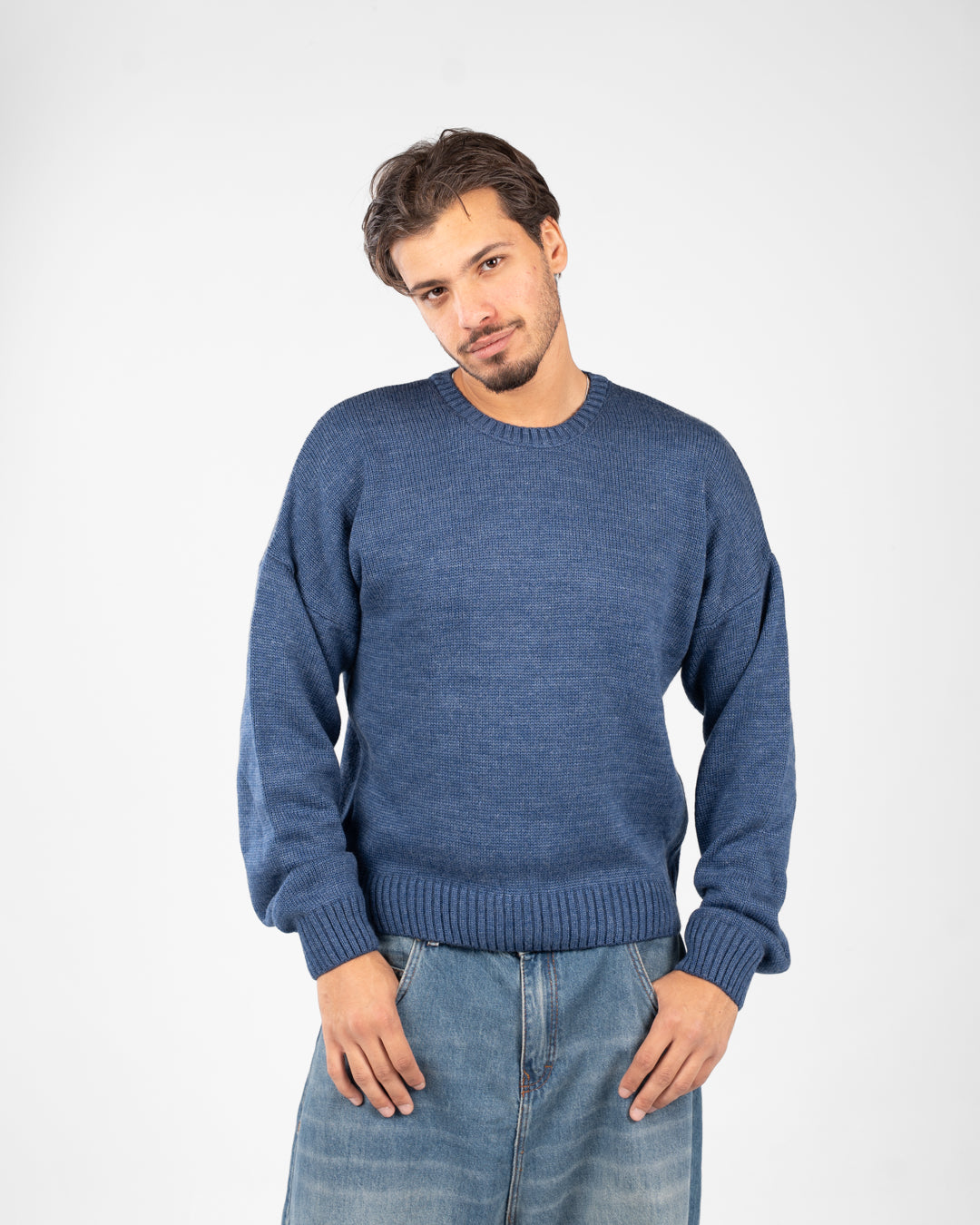 بلوفر رجالي برقبة دائرية