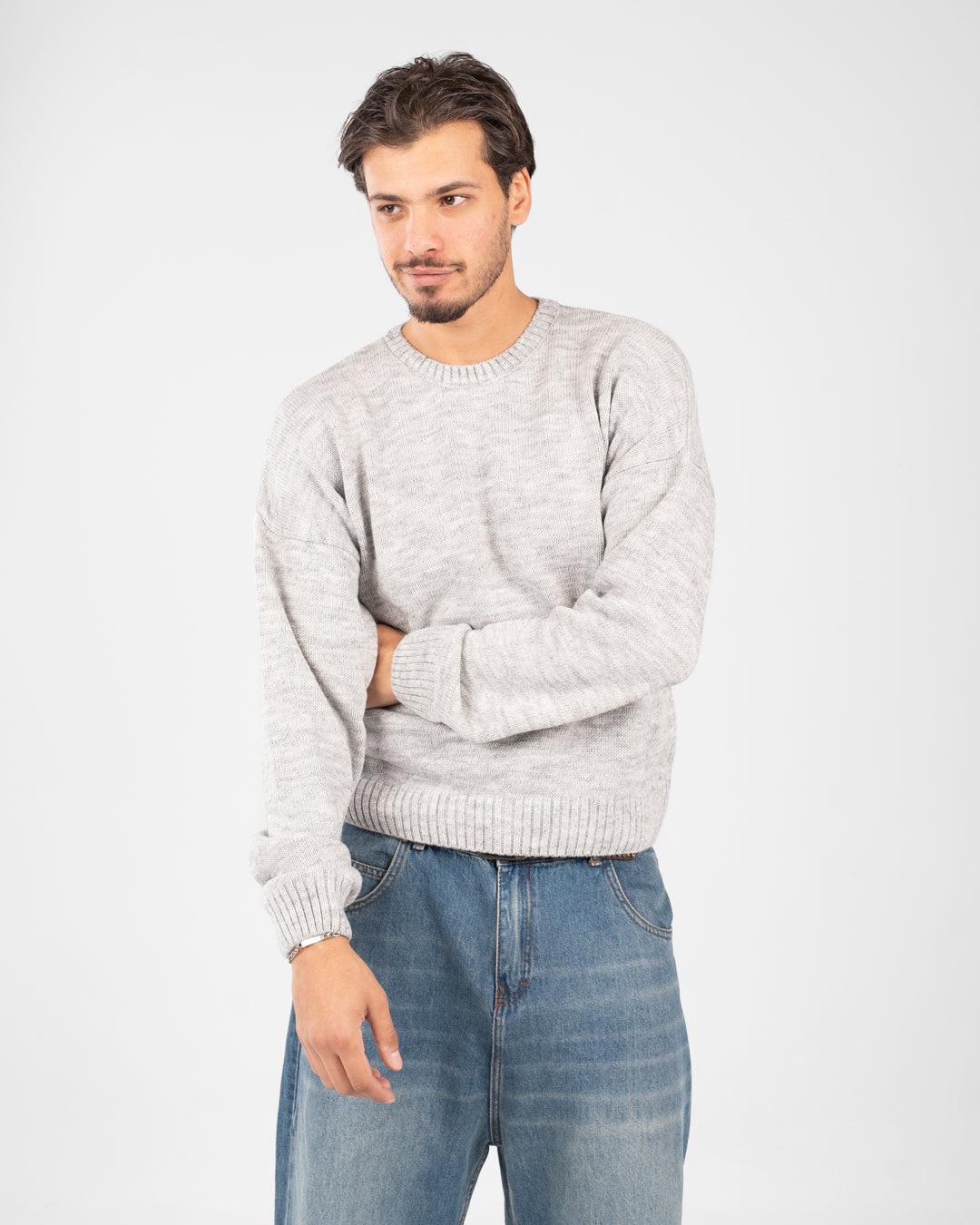 بلوفر رجالي برقبة دائرية