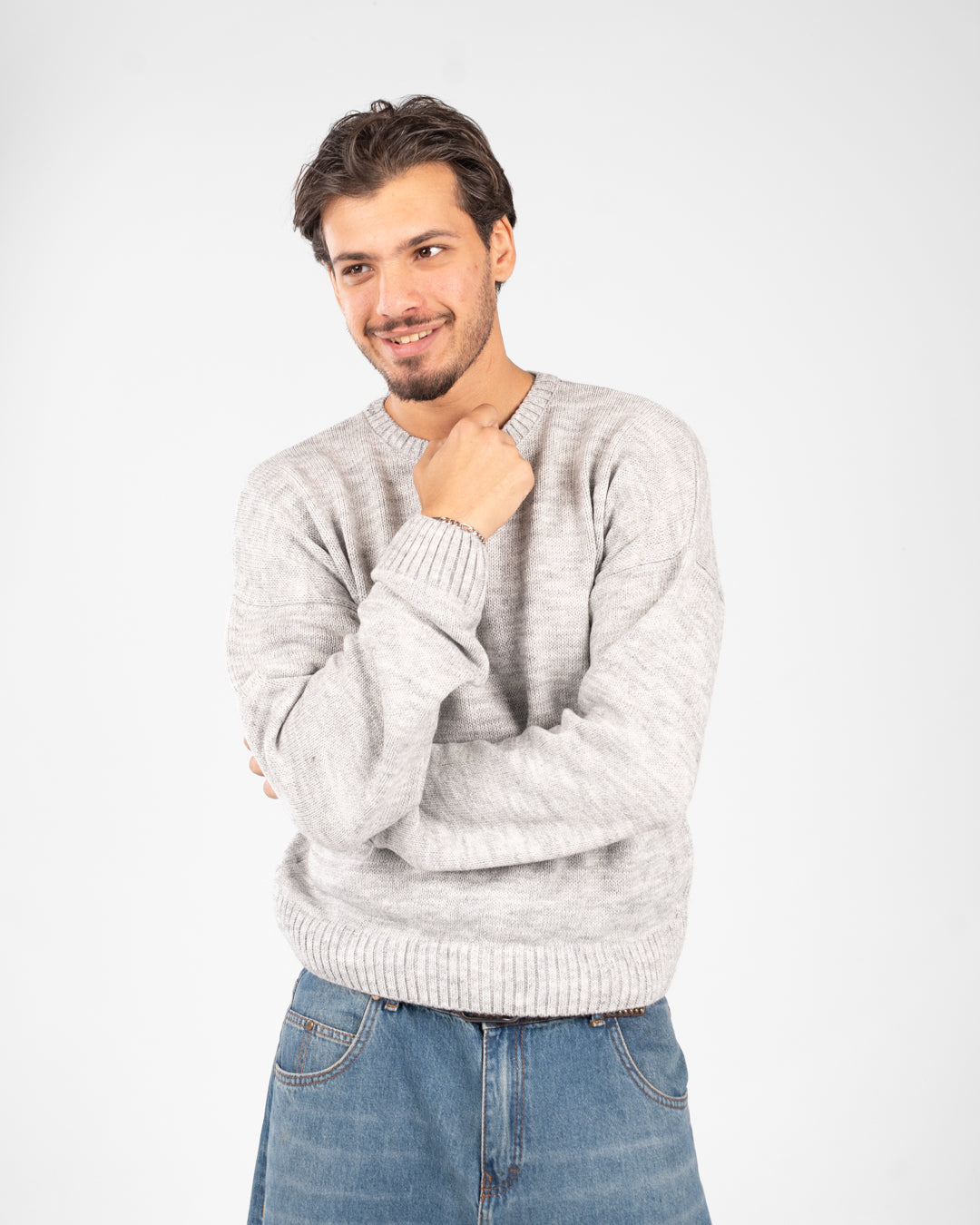 بلوفر رجالي برقبة دائرية