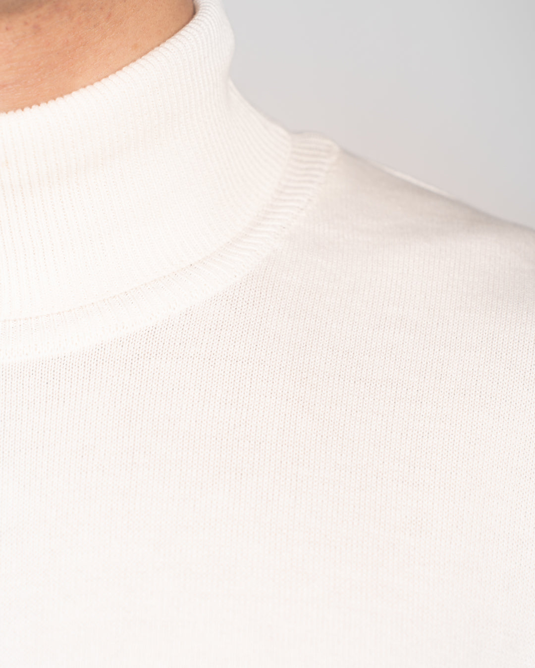 Men plain half cool sweater