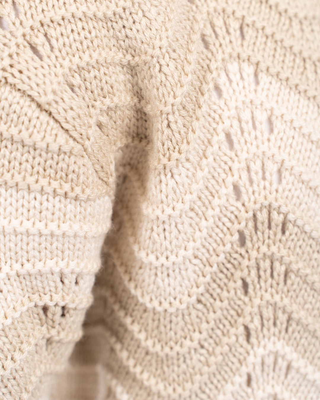 بلوفر محبوك مخطط