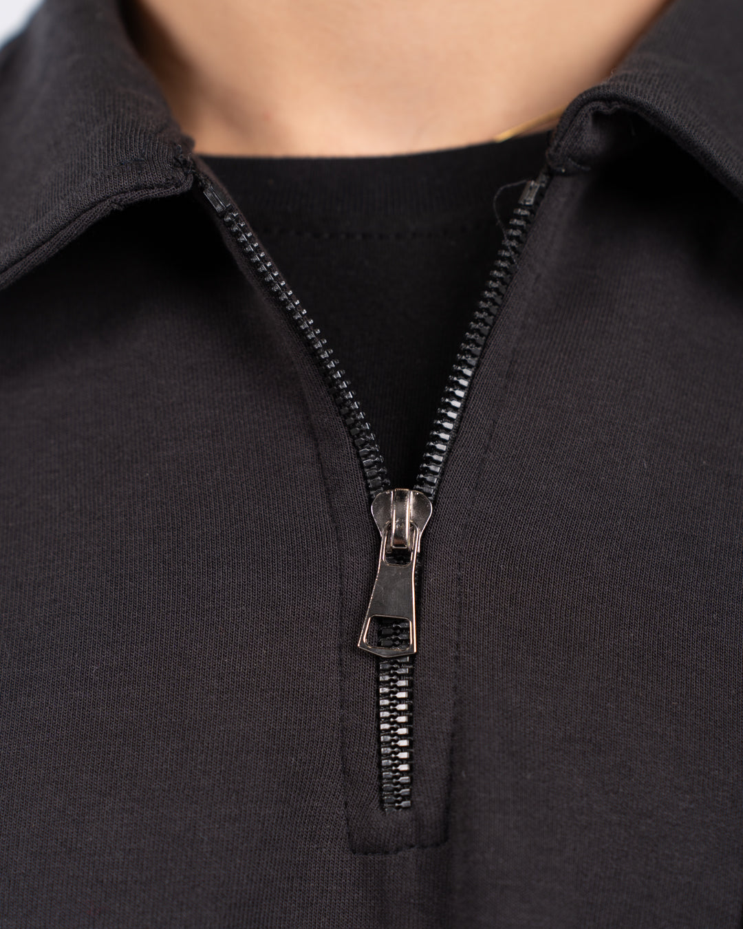 سويت شيرت رجالي سادة بأزرار