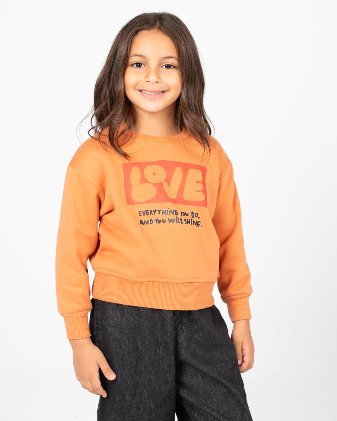 سويت شيرت مطبوع عليه كلمة LOVE Girl