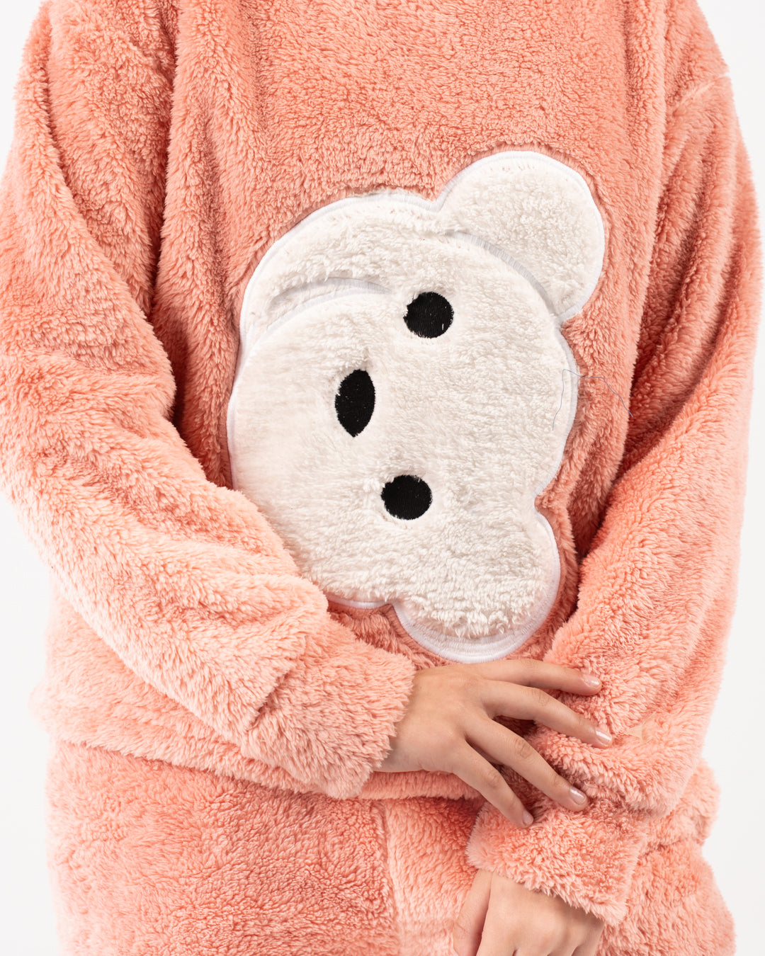 بيجامة بنات بطبعة وجه دب