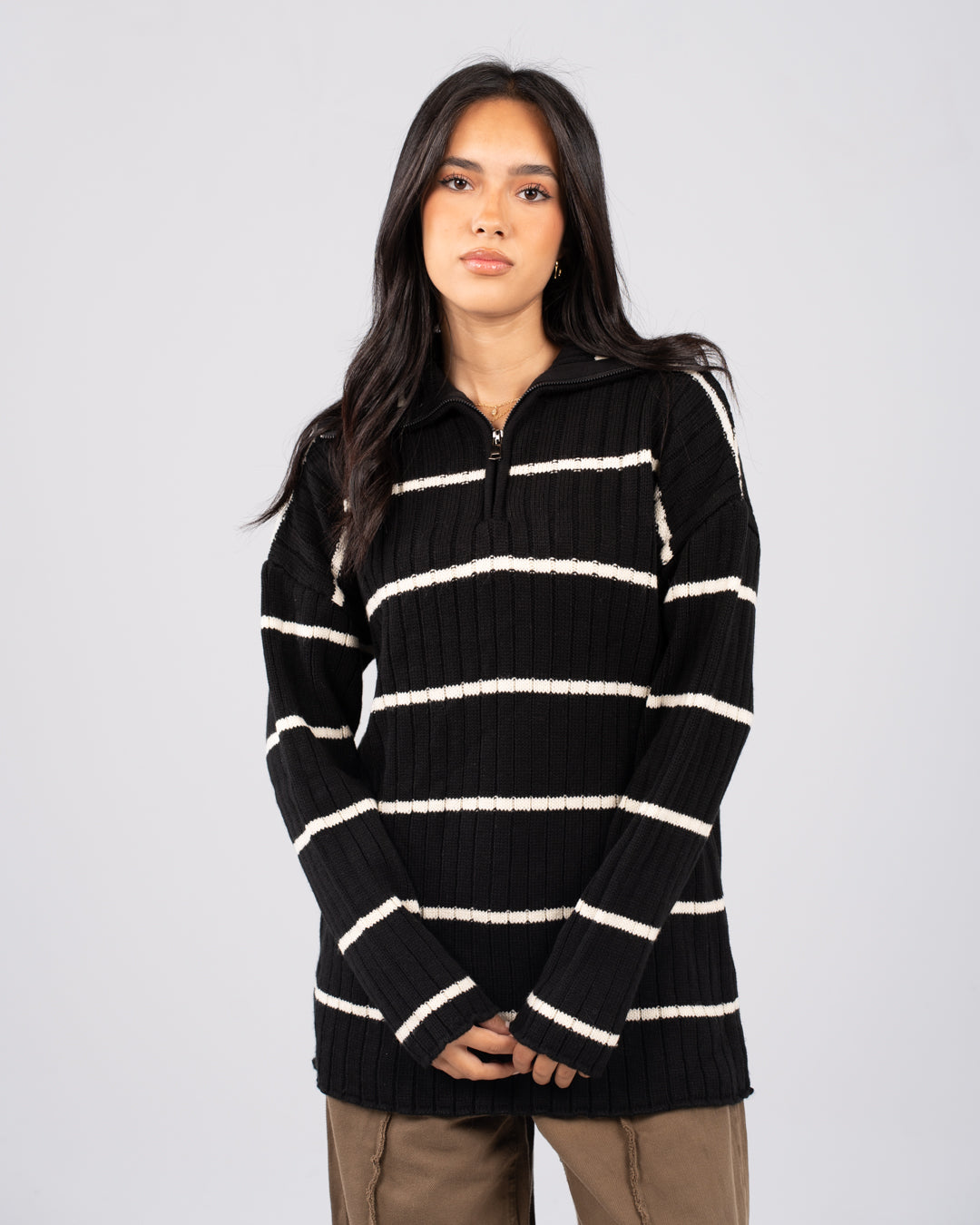 بلوفر نسائي بنصف سحاب