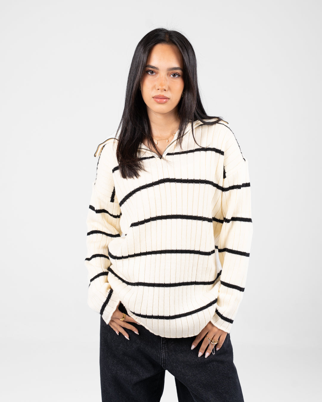 بلوفر نسائي بنصف سحاب