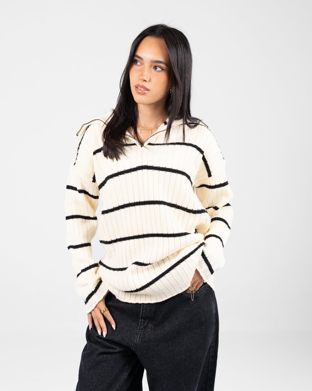 بلوفر نسائي بنصف سحاب