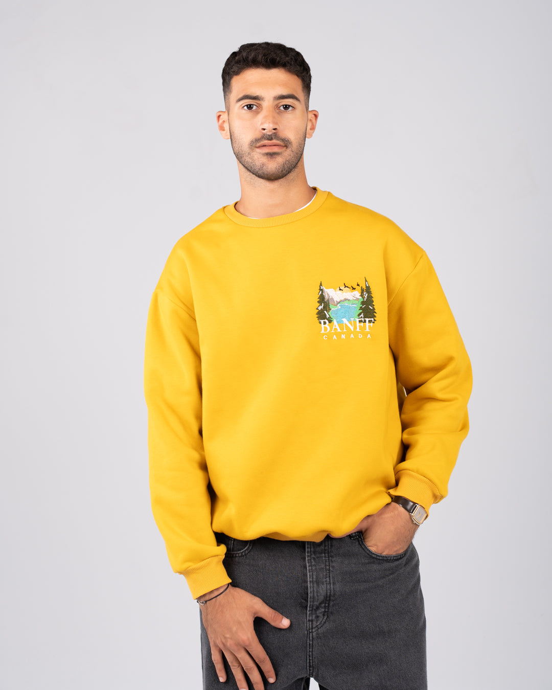 سويت شيرت رجالي مطرز