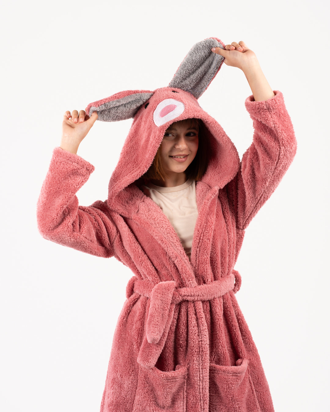 رداء بناتي مع تطريز على غطاء الرأس