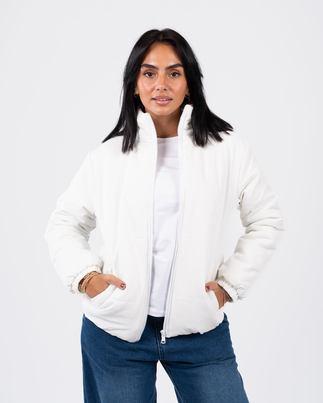 سترة نسائية مقاومة للماء بسحاب