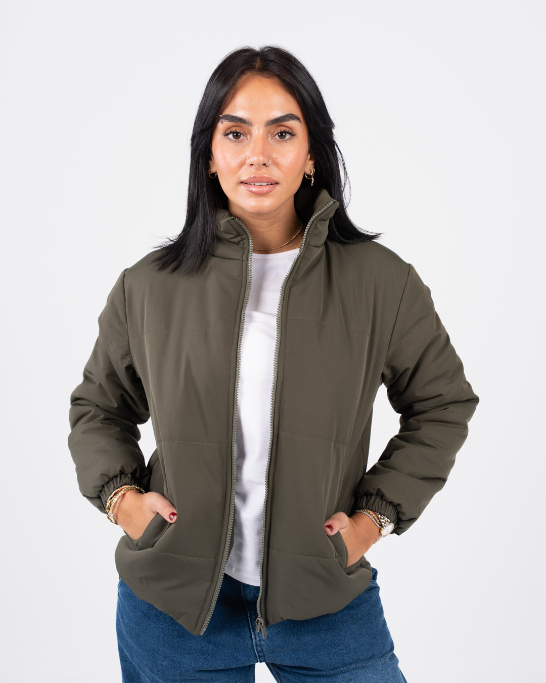 سترة نسائية مقاومة للماء بسحاب