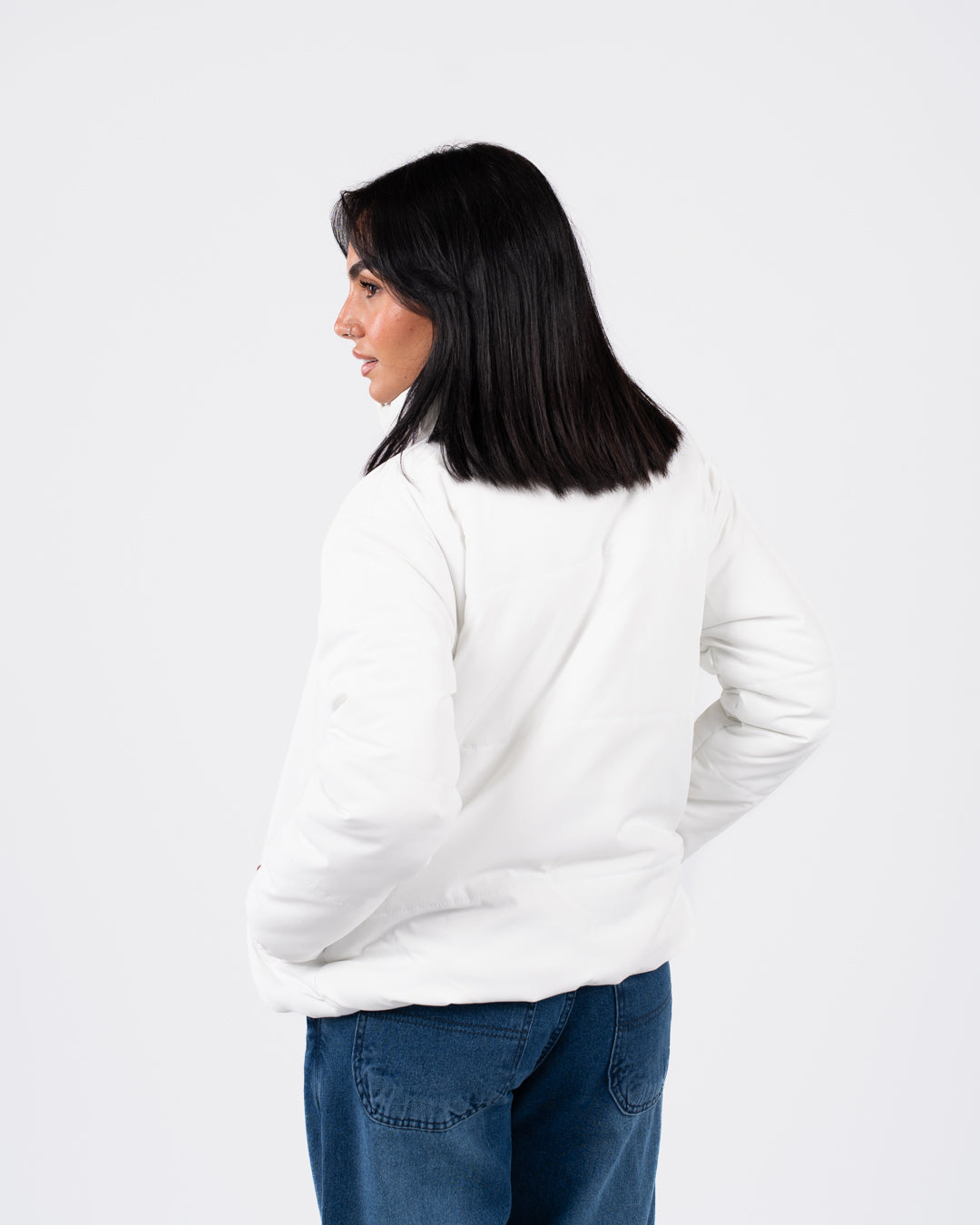 سترة نسائية مقاومة للماء بسحاب