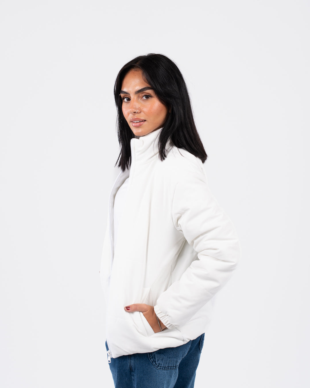 سترة نسائية مقاومة للماء بسحاب