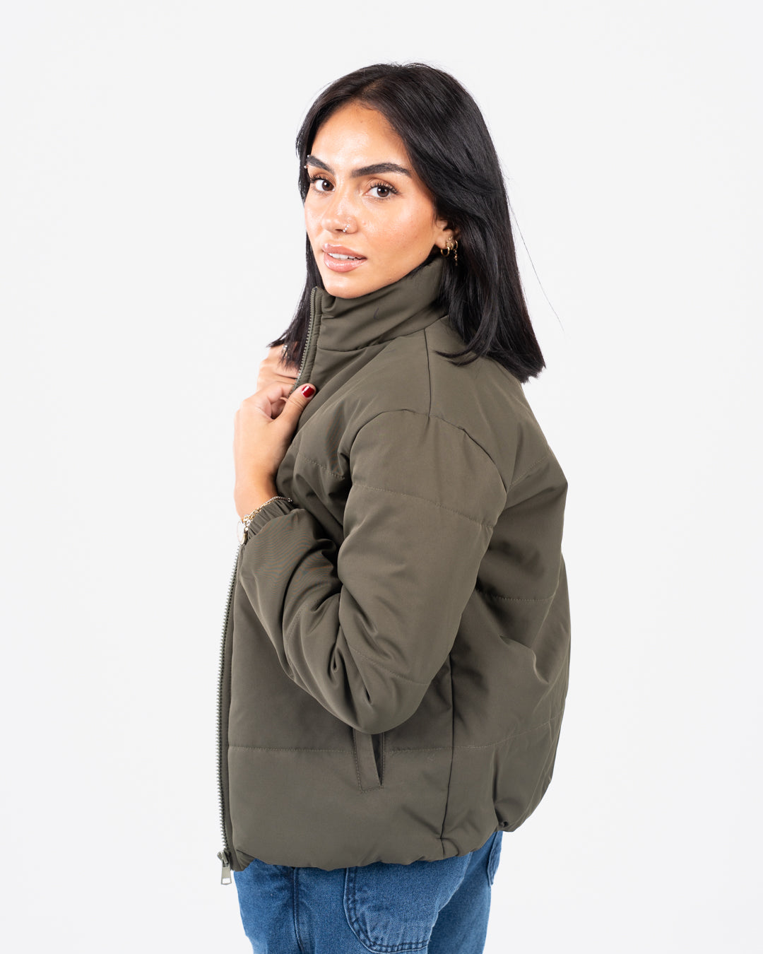 سترة نسائية مقاومة للماء بسحاب