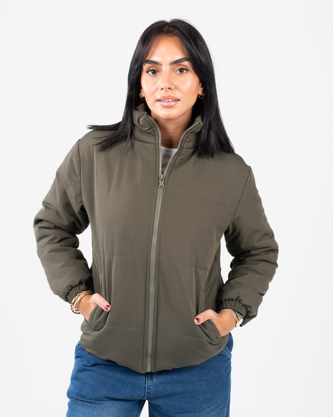 سترة نسائية مقاومة للماء بسحاب