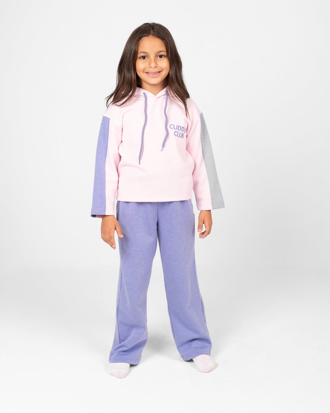 بيجامات مطرزة للبنات