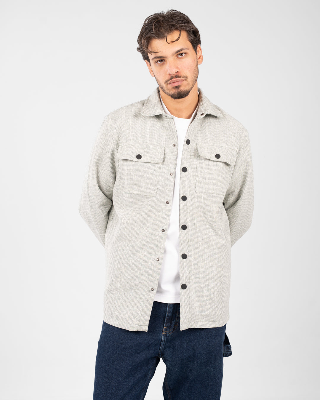 جاكيت بأزرار