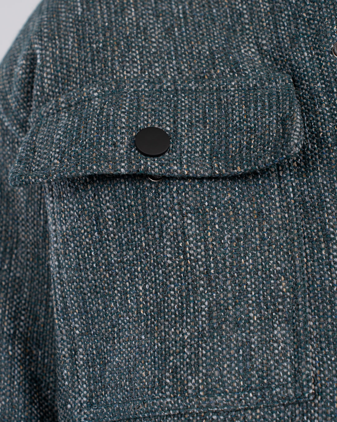 جاكيت بأزرار