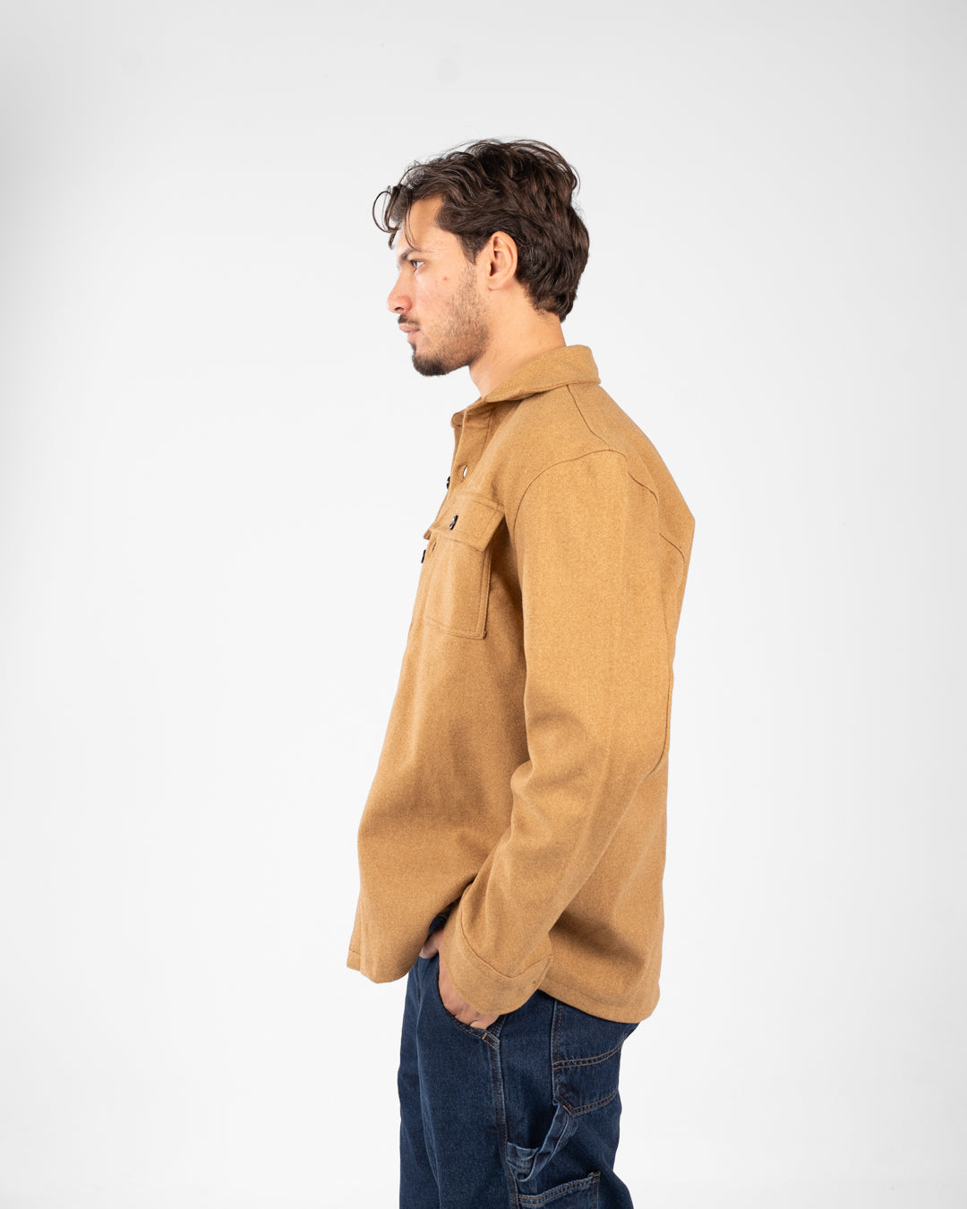 قميص رجالي بجيوب