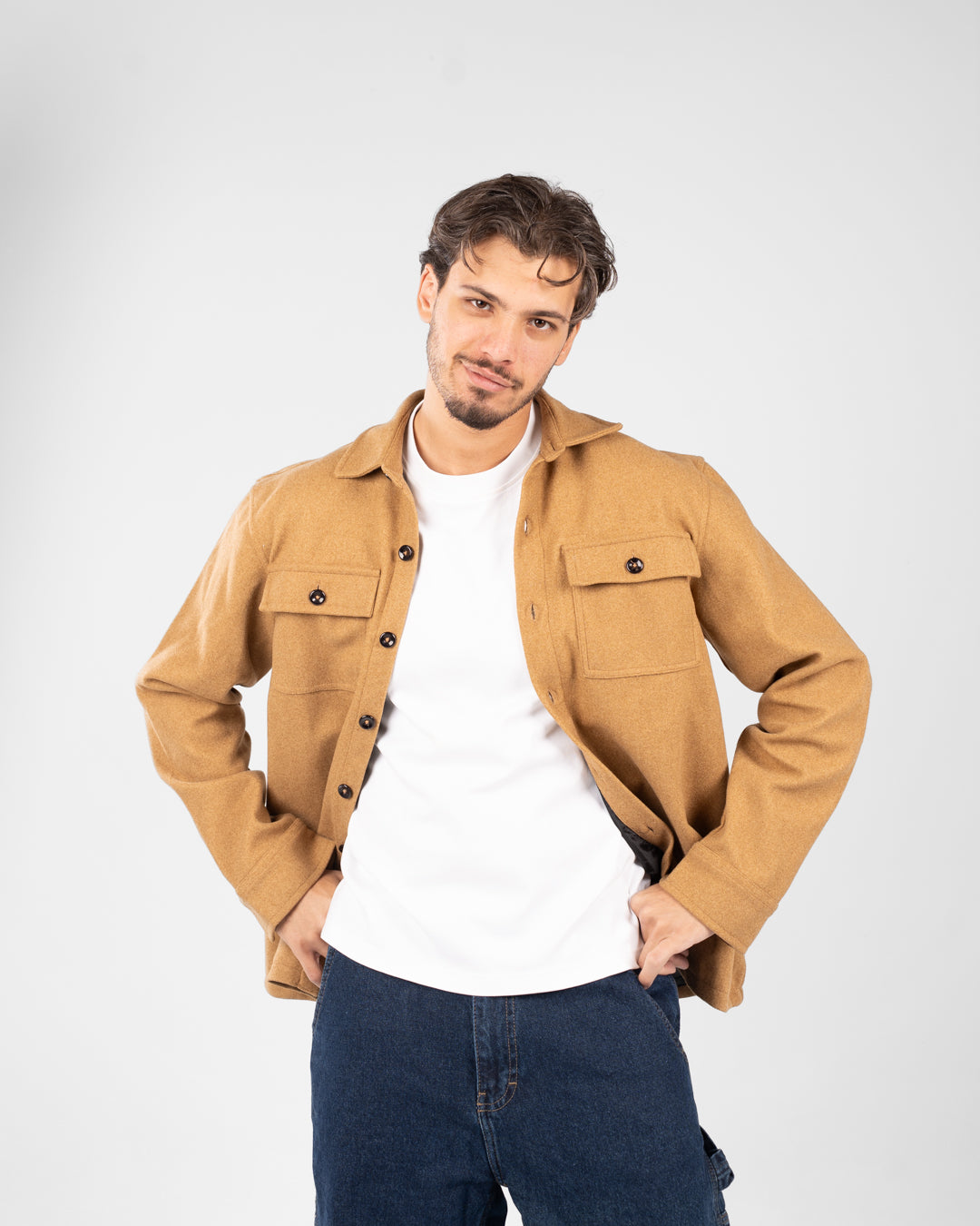 قميص رجالي بجيوب