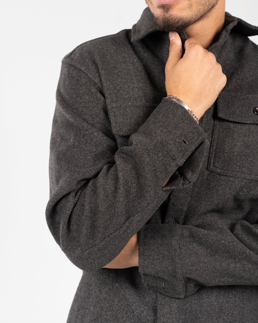 قميص رجالي بجيوب