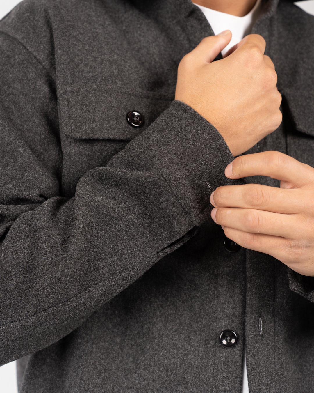 قميص رجالي بجيوب