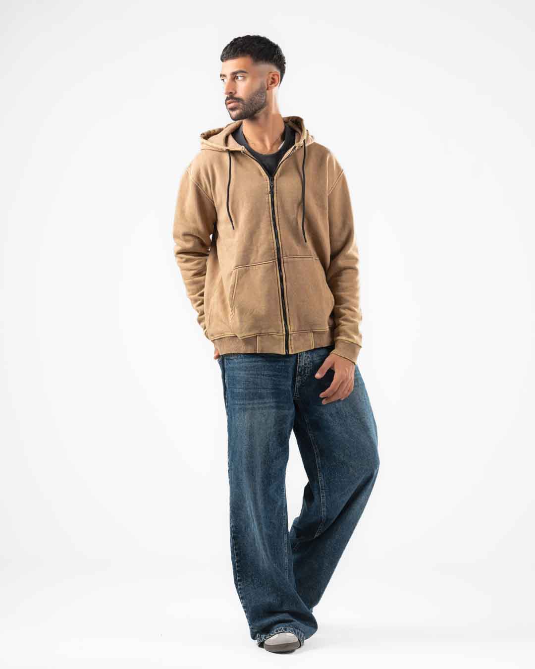 قميص رياضي بغطاء للرأس للرجال