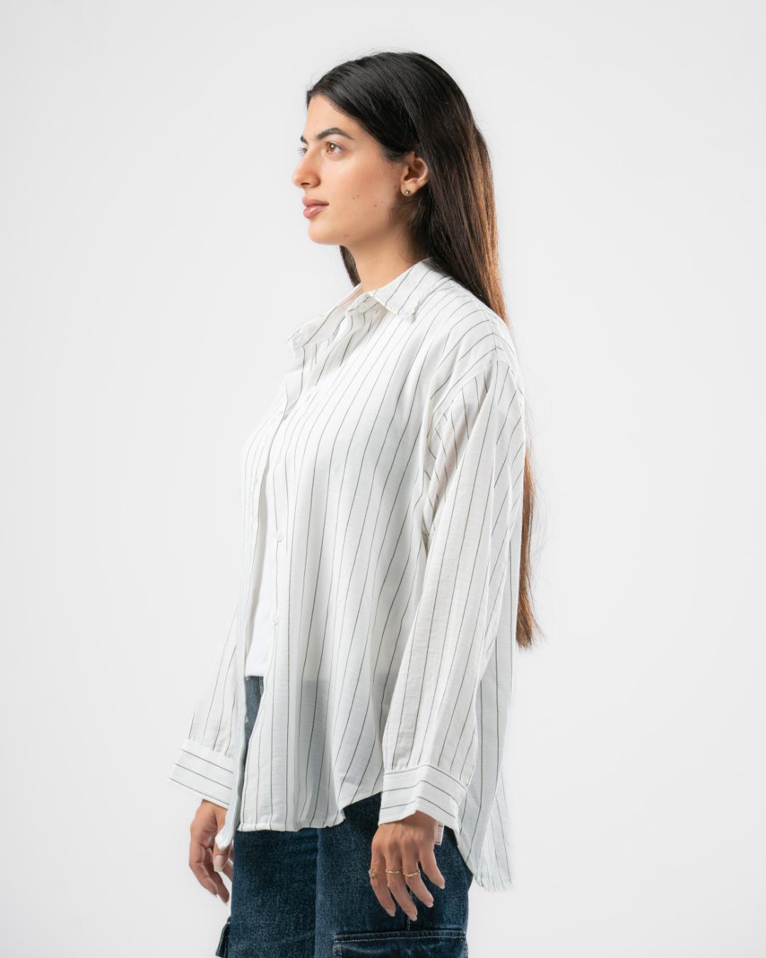 بلوزة بأكمام طويلة