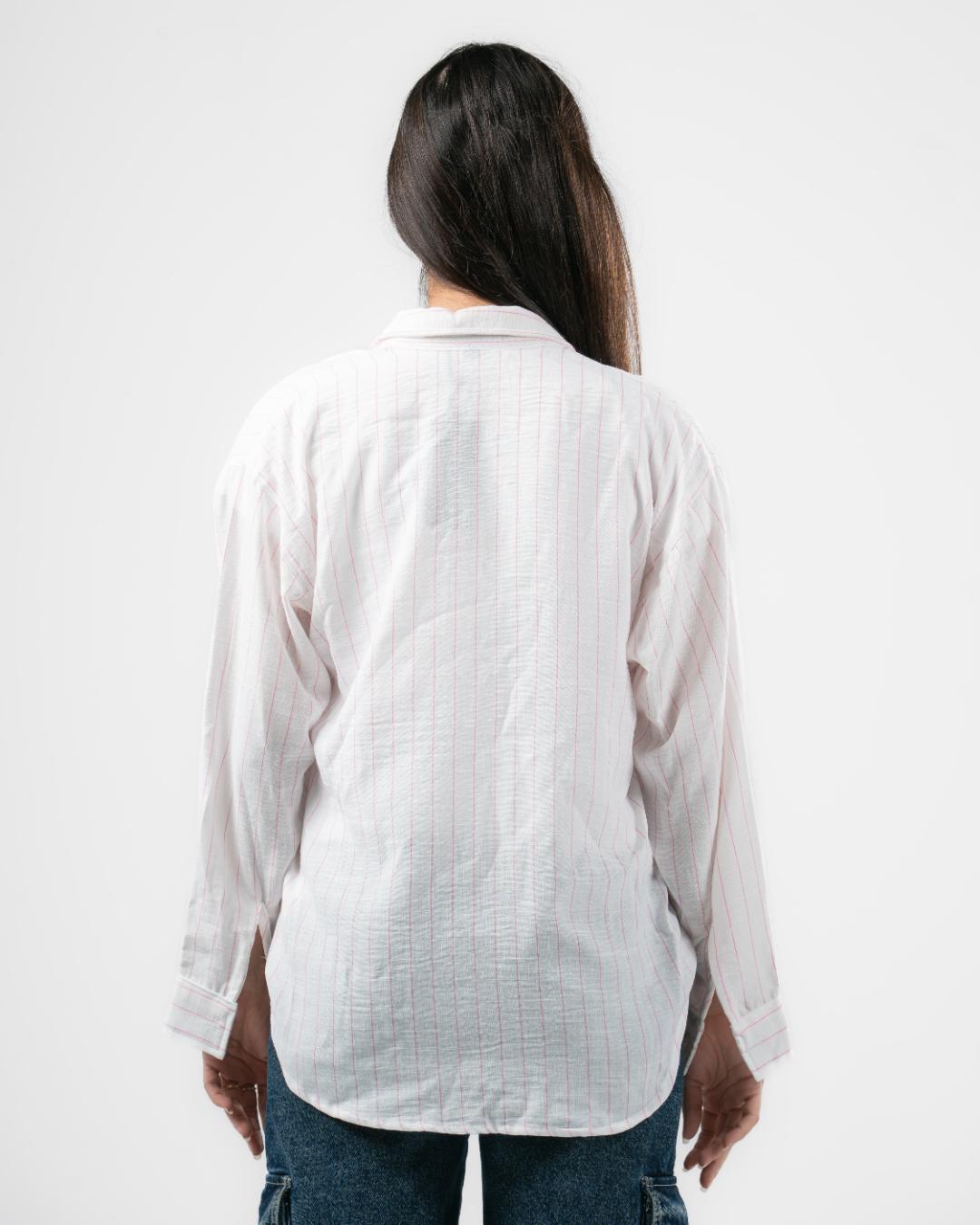 بلوزة بأكمام طويلة