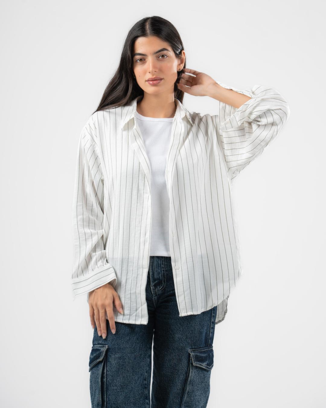 بلوزة بأكمام طويلة